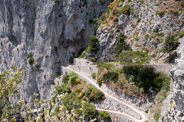 A seaside stroll, Capri